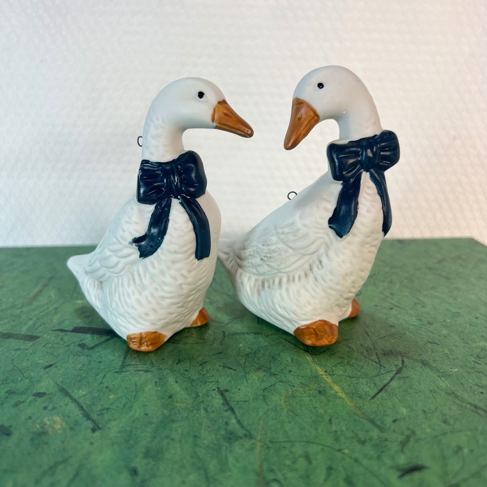 Vintage Ceramic Goose Figurine Set Blue Ribbon Bow White Farmhouse Decor 3.5"